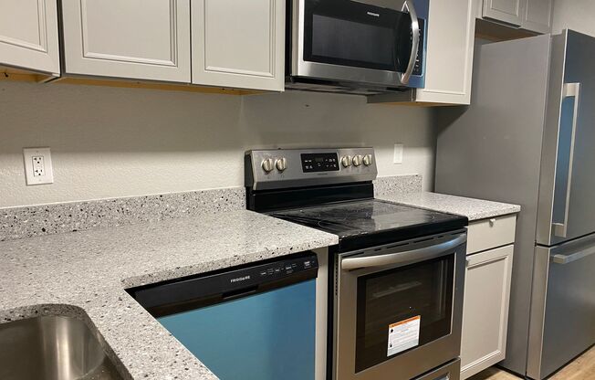 2 beds, 1 bath, 687 sqft, $2,095, Unit C304