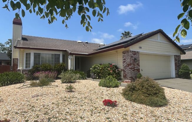 Single Level 3 bedroom 2 bathroom Home in Northwest Santa Rosa with Solar and A/C