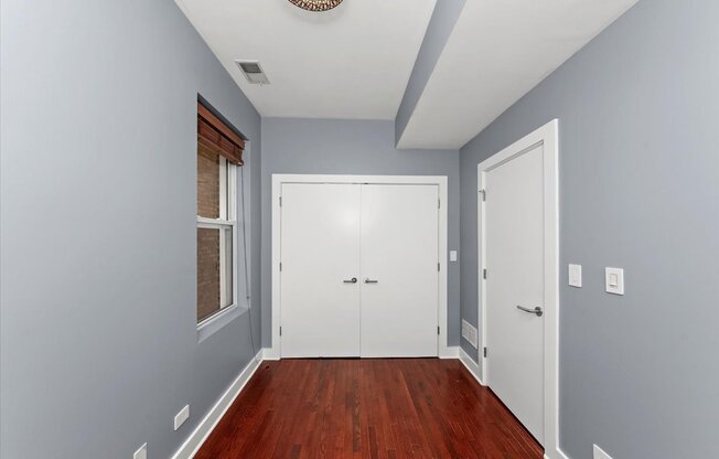 2052 N CAMPBELL