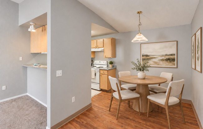 2 beds, 2 baths, $1,495, Unit 32