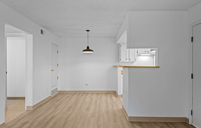 1 bed, 1 bath, $1,500, Unit # 102R