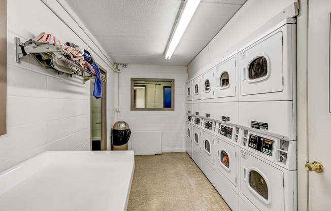 Studio, 1 bath, 388 sqft, $1,750, Unit 306