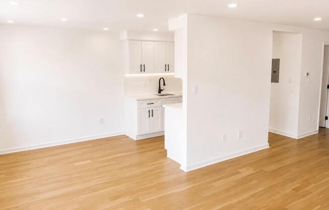 2805 21 AVE