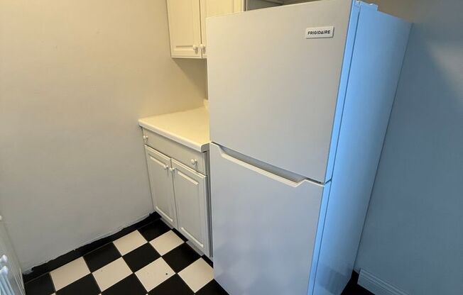 Studio, 1 bath, 400 sqft, $895, Unit #310