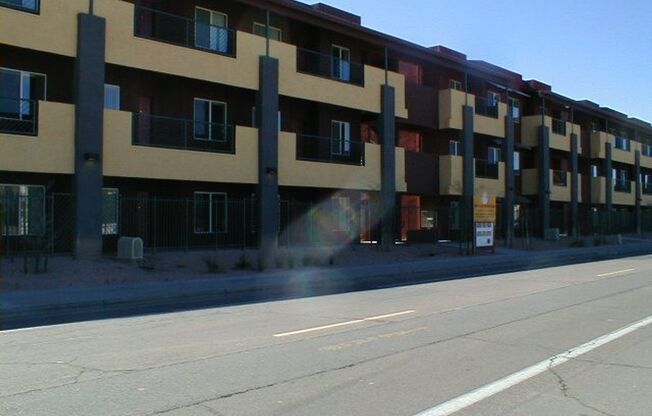 ***1st month's rent FREE** 2 bedroom 2 bath in the heart of the ASU Campus