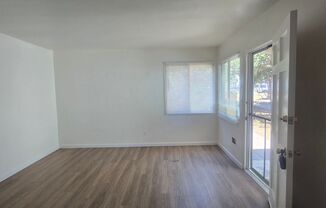1533 Chalcedony St.