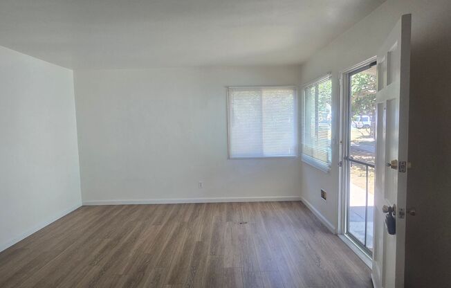 1533 Chalcedony St.