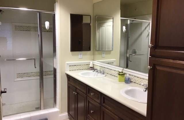 2 beds, 2 baths, 1,090 sqft, $4,600, Unit 120