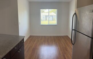 3 beds, 2 baths, 1,205 sqft, $2,075, Unit 060