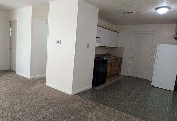 2 beds, 1 bath, 763 sqft, $675, Unit 713 Smart Street