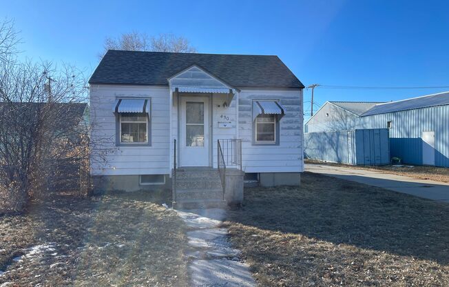 Centrally Located 3 bedroom home *Section 8 approved*