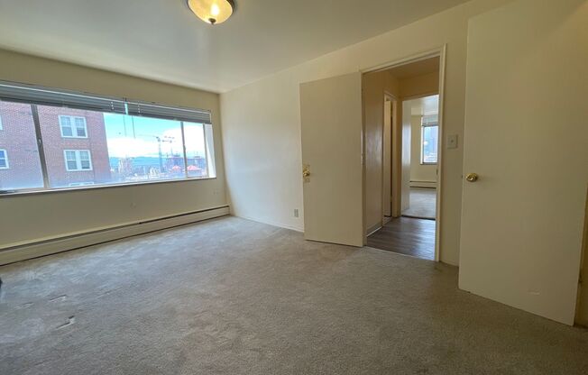 2 beds, 1 bath, 835 sqft, $1,695, Unit 612