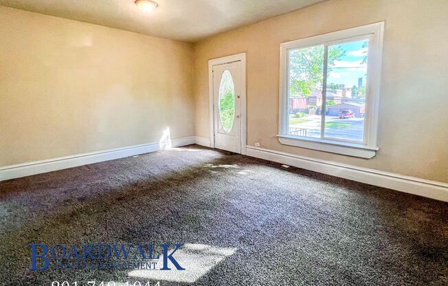 2 beds, 1 bath, 800 sqft, $1,100, Unit 218 W. 300 N. #4