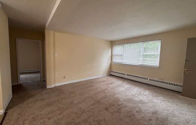 2 beds, 1 bath, 750 sqft, $1,150, Unit S301