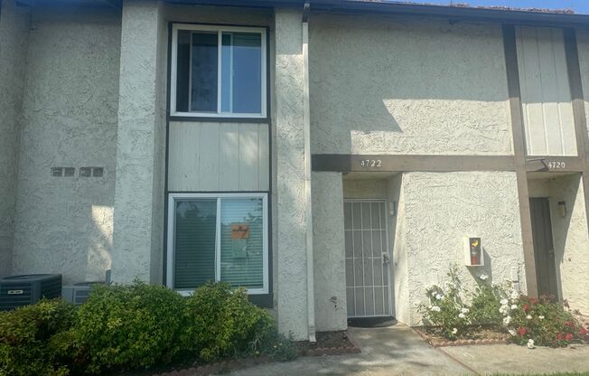 3 bedroom 2 bathroom Condo in Riverside