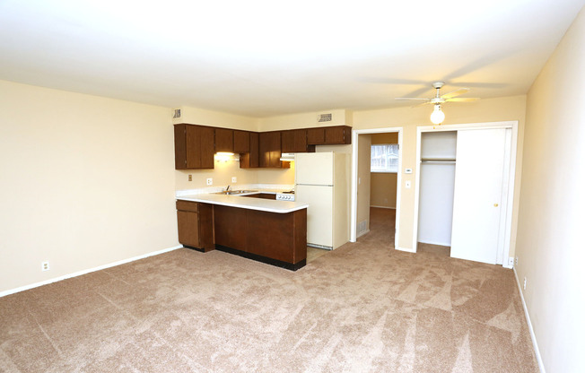 1 bed, 1 bath, 550 sqft, $610, Unit 1022