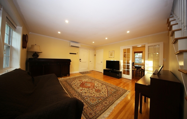 21 HAMMOND POND PKWY