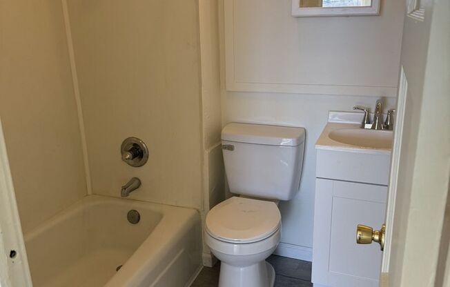Studio, 1 bath, 200 sqft, $995, Unit 308