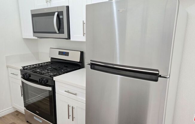 2 beds, 2 baths, $2,950, Unit 203