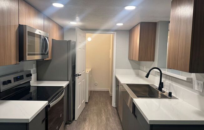 1 bed, 1 bath, 704 sqft, $2,345, Unit 127