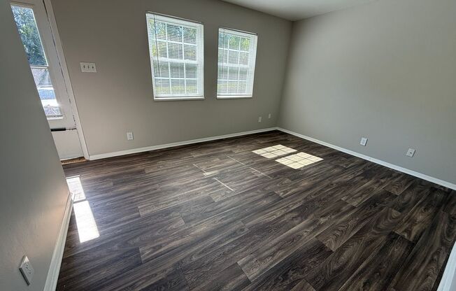 2 beds, 1.5 baths, $1,025, Unit LD4805
