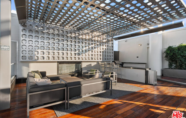 1 bed, 2 baths, 1,220 sqft, $4,500, Unit 11H