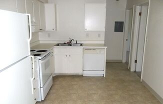 2 beds, 1 bath, $1,400, Unit 3