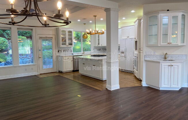 12805 SE Spring Mountain Dr