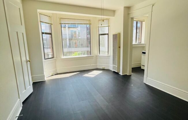 2 beds, 1 bath, 681 sqft, $2,095, Unit 419