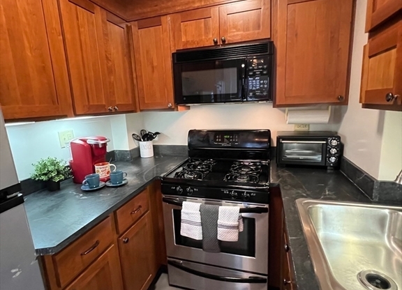 1 bed, 1 bath, 620 sqft, $3,100, Unit 187