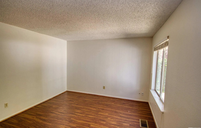 6650 PEPPERMINT DR