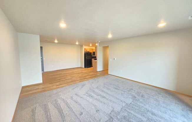 2 beds, 1 bath, 1,090 sqft, $1,230, Unit 3400 202