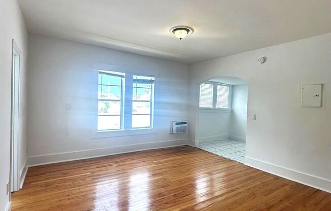 Studio, 1 bath, $1,700, Unit 1319-305