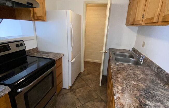 3 Bedroom 1 Bathroom in Hallcraft Villas