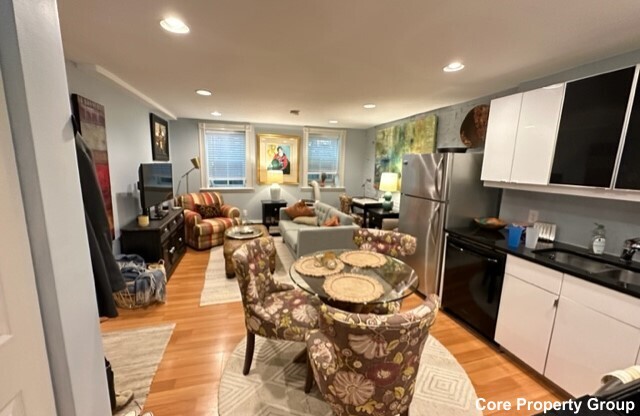 33 E SPRINGFIELD