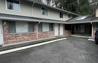 2bd/1.5ba Lynnwood Townhome
