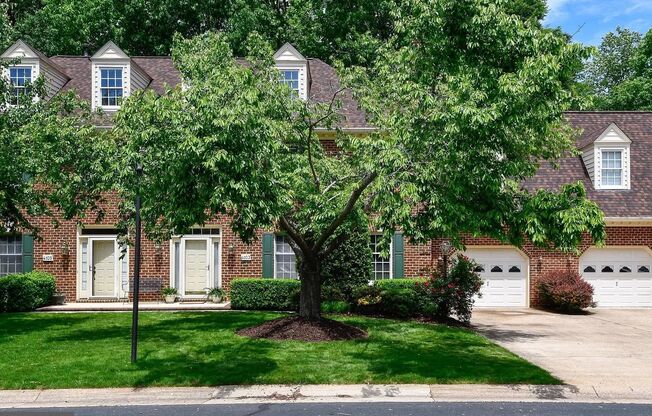 GORGEOUS TOWNHOUSE - THE GREEN'S AT LEE'S HILL