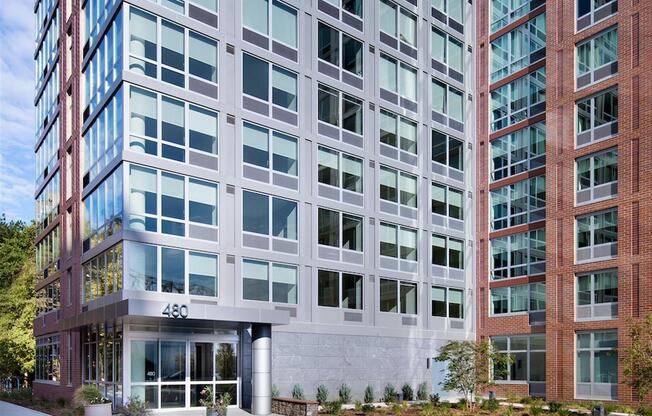 1 bed, 1 bath, $3,995, Unit 21J