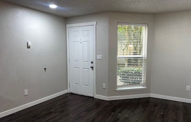 Prestige Townhomes: Stylish 2-Bedroom Living in the Heart of Puyallup
