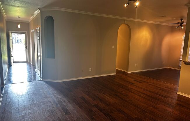 Amazing home in Farmington Estates!