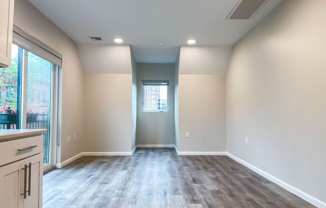 2 beds, 1 bath, 719 sqft, $2,795, Unit 306