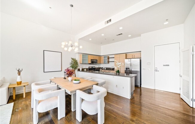 3 beds, 2 baths, 1,610 sqft, $8,000, Unit 612