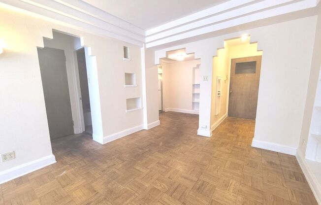 1 bed, 1 bath, $1,075, Unit 307