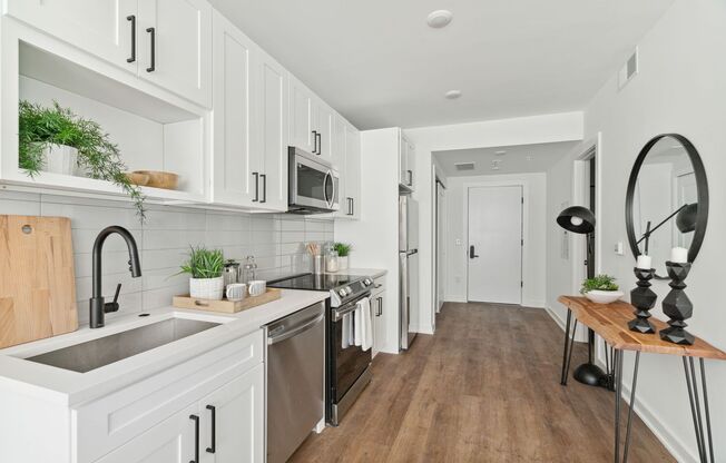 Studio, 1 bath, 500 sqft, $1,315, Unit 304