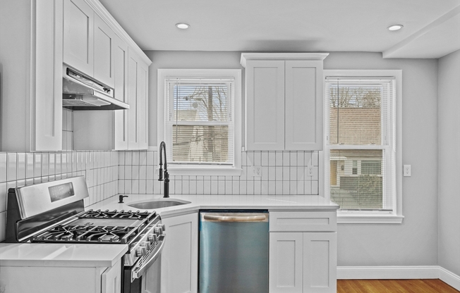 243 W SELDEN