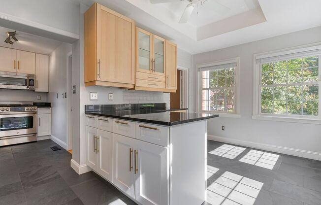 3 beds, 2.5 baths, $5,228