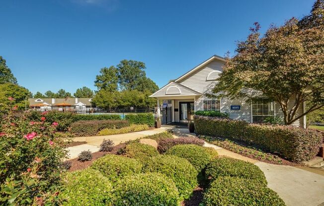 Courtyard Garden at The Summit at Avent Ferry, Raleigh, NC