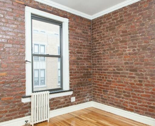 3 beds, 1 bath, $7,495, Unit 4B