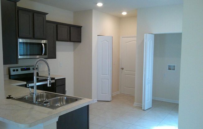 3 beds, 2.5 baths, $1,995