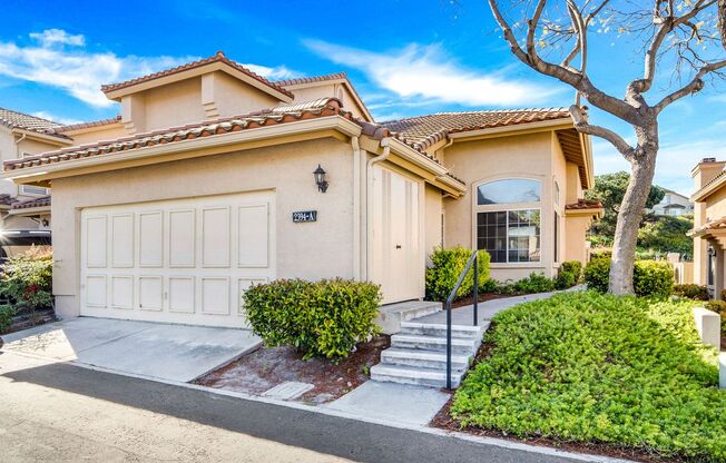 Charming 2 Bed | 2 Bath Single-Story Home with Golf Course Views!